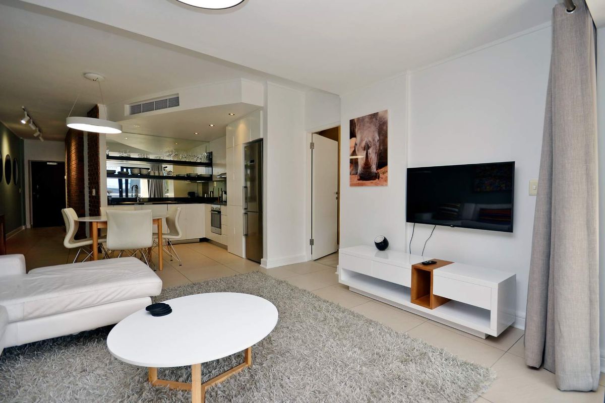 Stylishly furnished 2 bedroom apartment - Photo 4