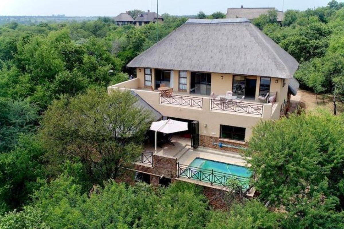 Property for Sale: Stunning 6-Bedroom House in Boschenvaal Eco Estate - Photo 2