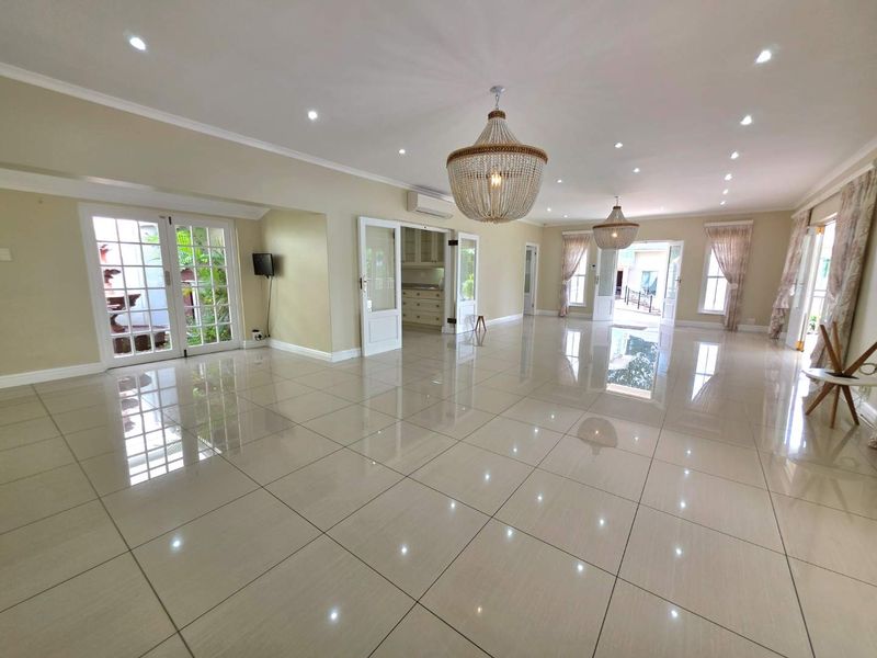 Exceptional 6 Bedroom Luxury Home in the Heart of Kloof's Blue Zone - Photo 6