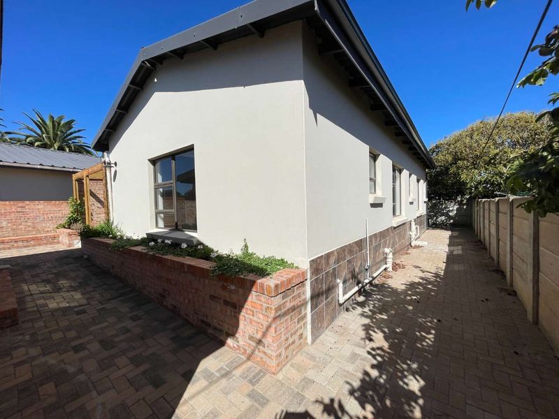 Newly Renovated 3 Bedroom Luxury Home For Sale in Hartenbos Central - Photo 6