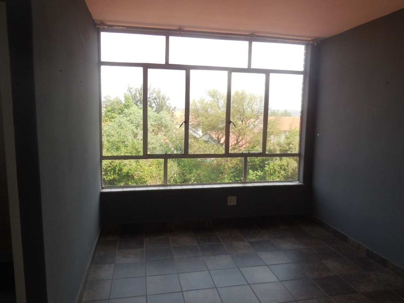 1 Bedroom Apartment in La Montagne - Photo 7