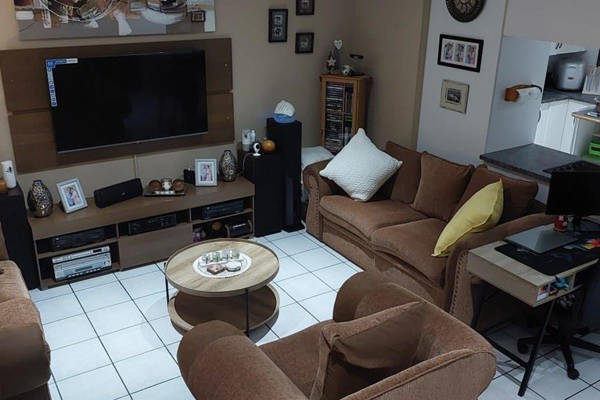 Spacious Duplex Cluster for Sale - Photo 3