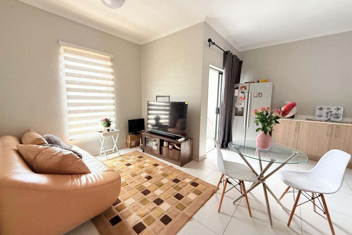 First-Time Buyer’s Dream: Modern 1-Bedroom Gem! - Photo 5