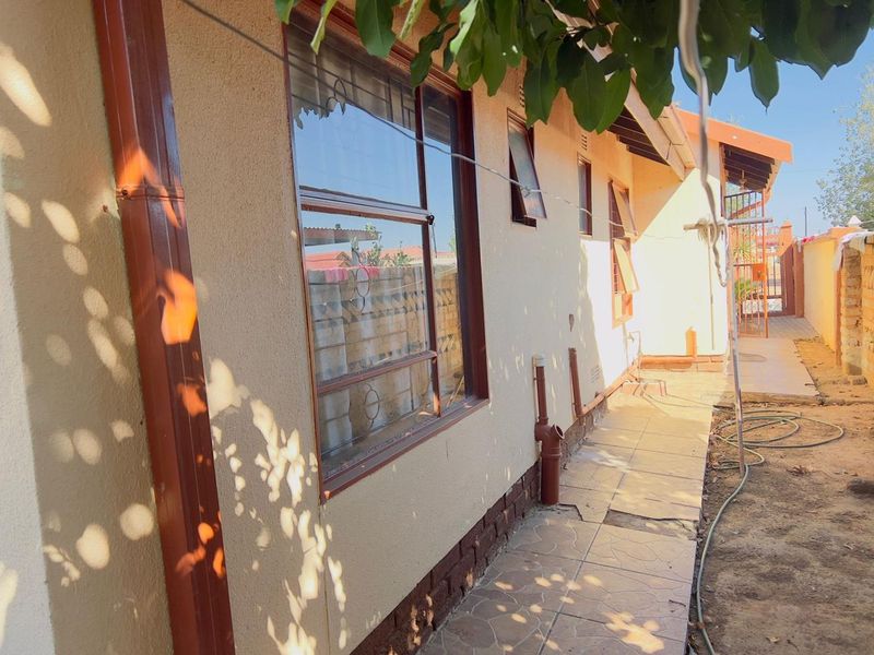 3 Bedroom House for Sale in Mabopane unit x - Photo 6