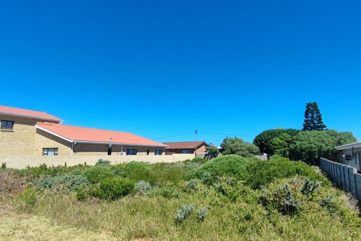 Vacant Land in Franskraal: Excellent Location, Level stand, Distant Sea Views - Photo 3