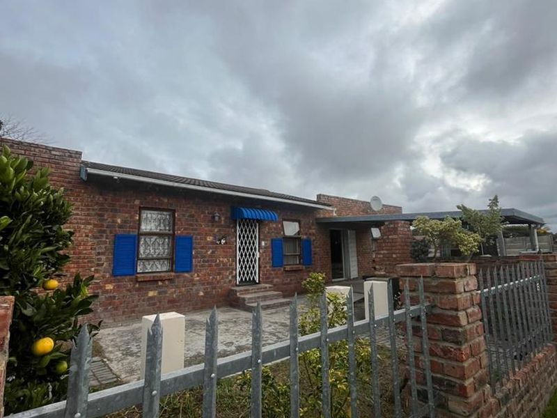 Modern 3 Bedroom House - Photo 1