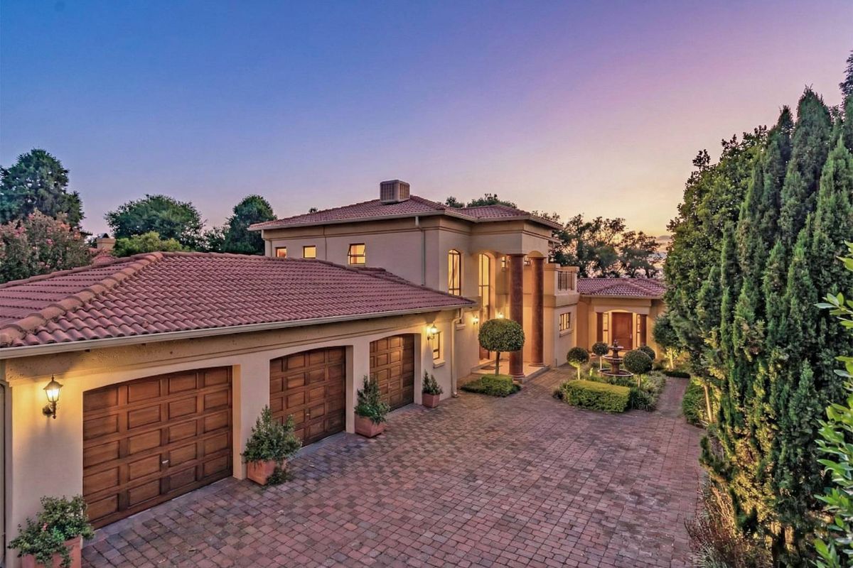 Distinguished Estate living! Only 6 houses in the Estate - Photo 3