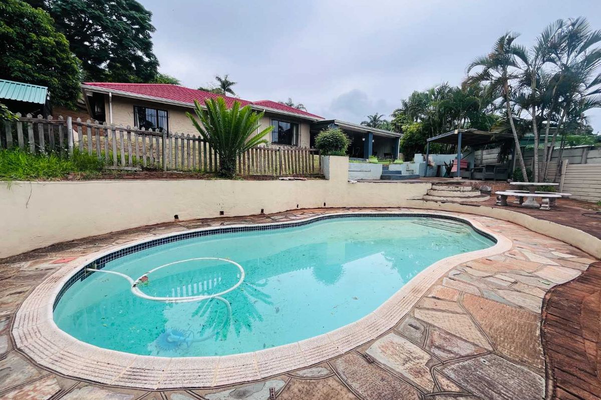 Hendra - Family Living with Income Potential in Sought-After Glen Anil - Photo 2