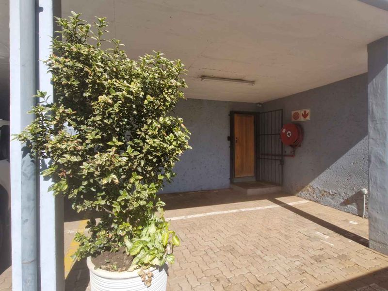 ON-SITE COMMERCIAL PROPERTY AUCTION – COMMERCIAL PROPERTY - ZONED BUSINESS 1 – PRETORIA NORTH - Photo 4