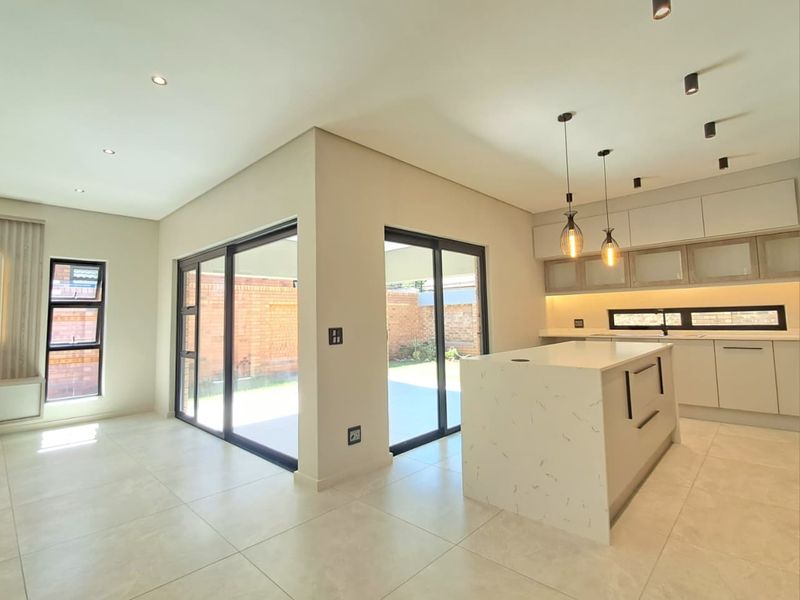 3 Bedroom Cluster in Brackenhurst NEW DEVELOPMENT - Photo 6