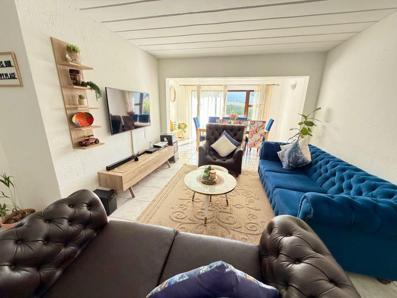 Immaculate Ground Floor Unit for Rent - Photo 3