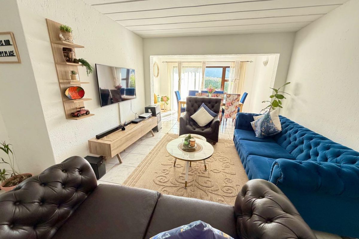 Immaculate Ground Floor Unit for Rent - Photo 3