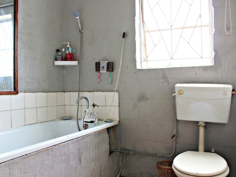 3 Bedroom House For Sale Located in Bonteheuwel - Photo 8