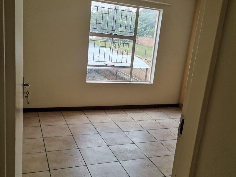 TWO BEDROOM APARTMENT IN VORNA VALLEY,MIDRAND -1 JULY 2026. - Photo 9