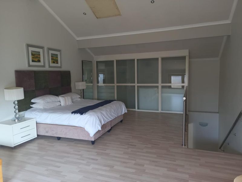 A CHARMING FURNISHED ONE BEDROOM APARTMENT - Photo 7