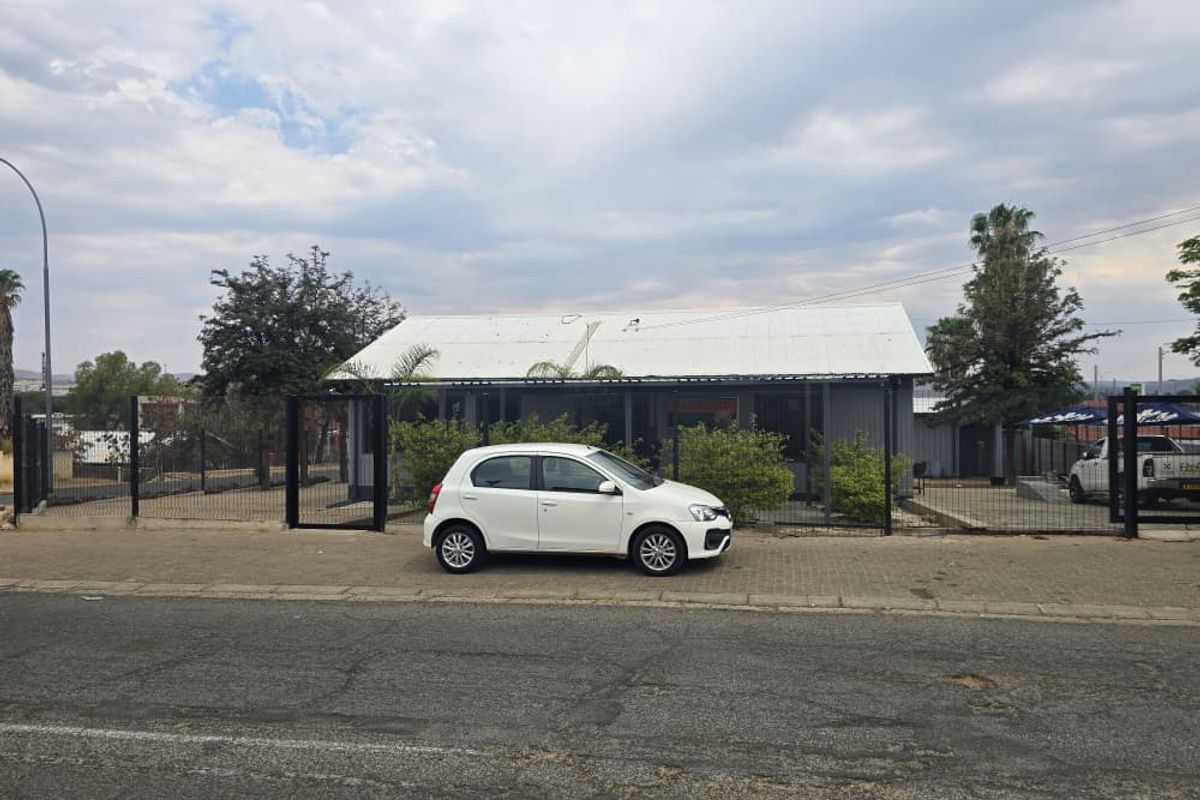 Large plot. Move your business here. Location Location Location! - Photo 4