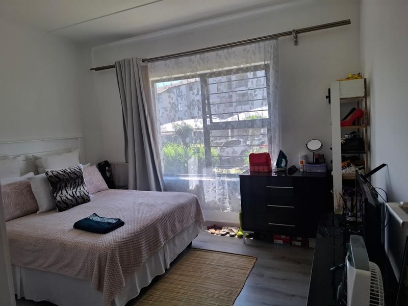 Invest Smart, live secure and stay central. - Photo 5