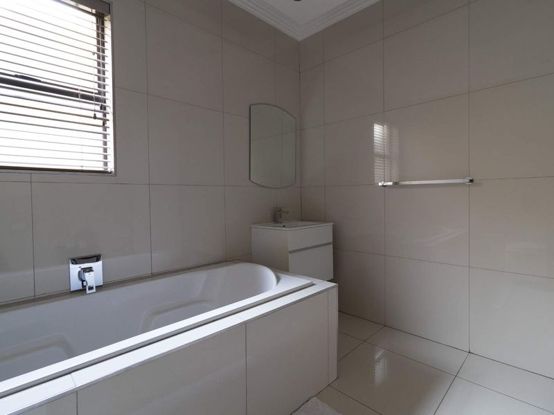 5 Bedroom House in Meyersdal Eco Estate - Photo 7