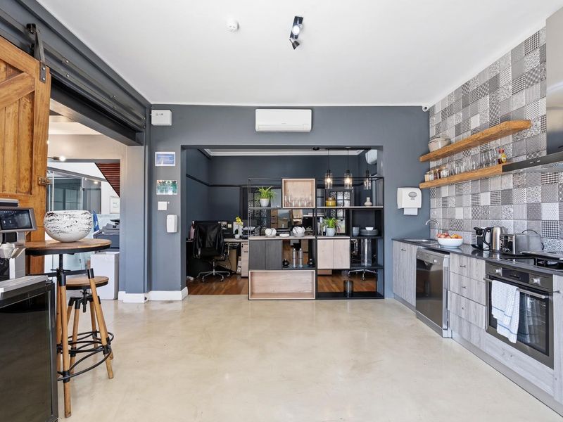 Exceptional Upper Woodstock Home with Character, Volume and Incredible Versatility - Photo 9