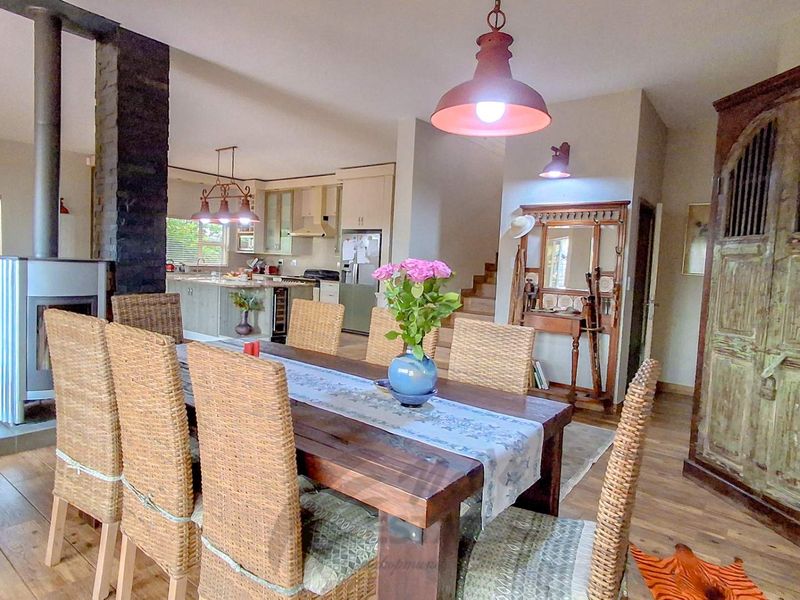 Luxurious Furnished Home For Sale in Waterfront, Swakopmund - Photo 2