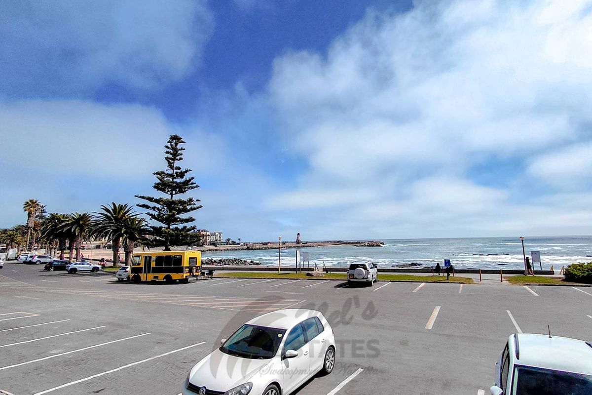 Sea Front Furnished Apartment to Rent in Swakopmund - Photo 3