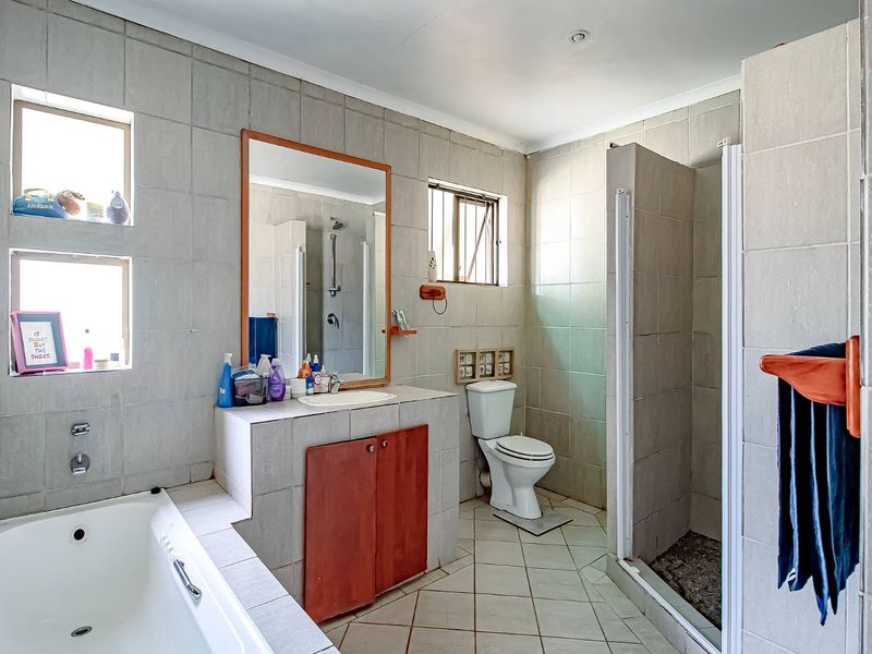 Amazing Sized Stand- in a great street!!!! - Photo 7