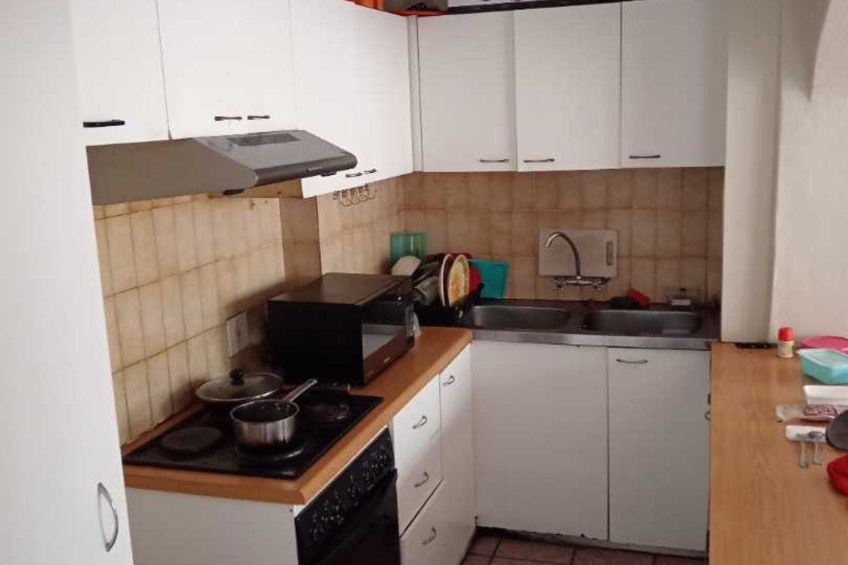 Renovator’s Dream in the Heart of Cape Town! - Photo 3