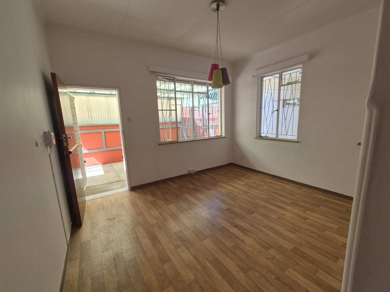 Luxury Hill Family home with a beautiful view - Photo 9