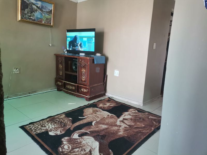 Three-Bedroom Home for Sale in Site B, L Section, Khayelitsha - Photo 3