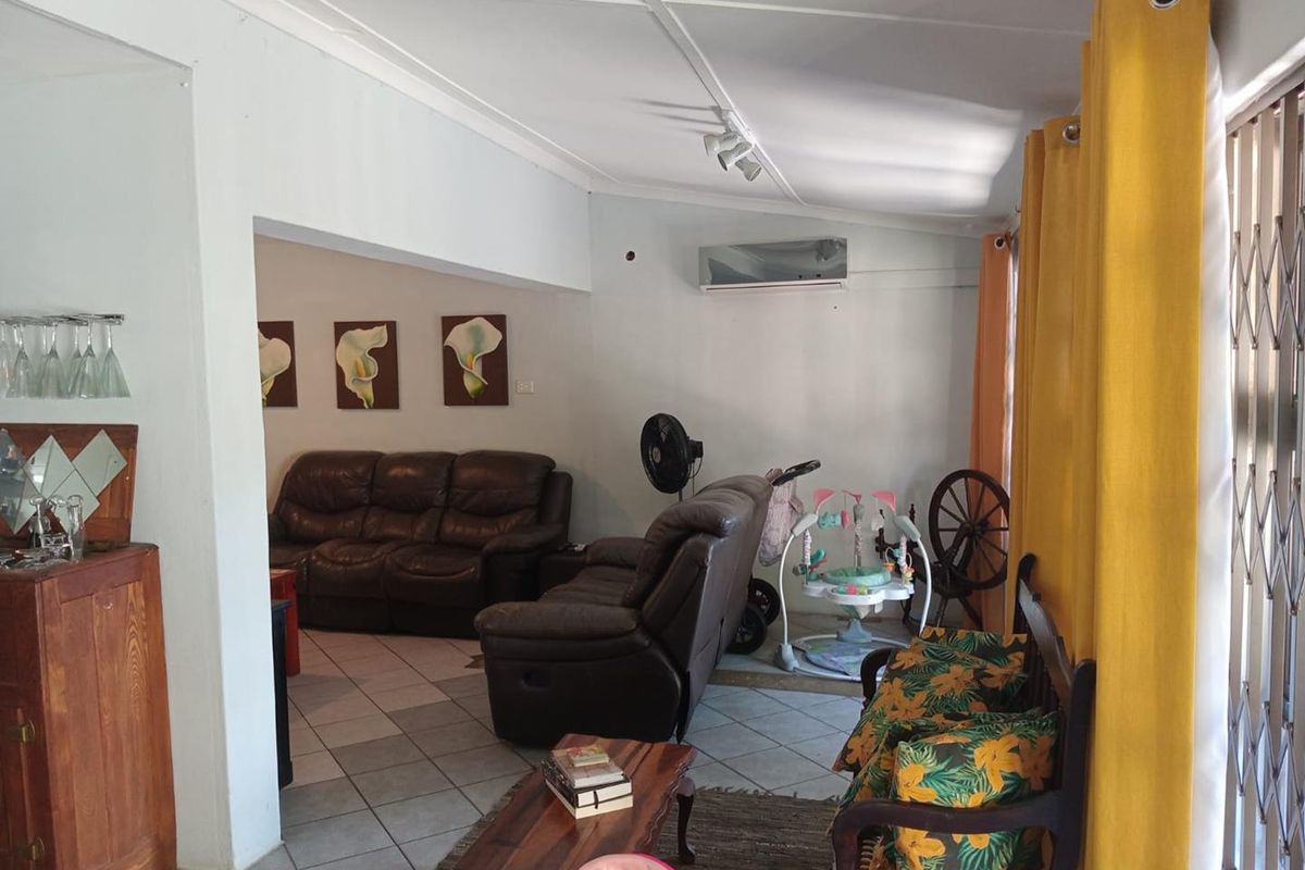 Modern 3-Bedroom Duplex in Secure Arboretum Complex - Photo 5