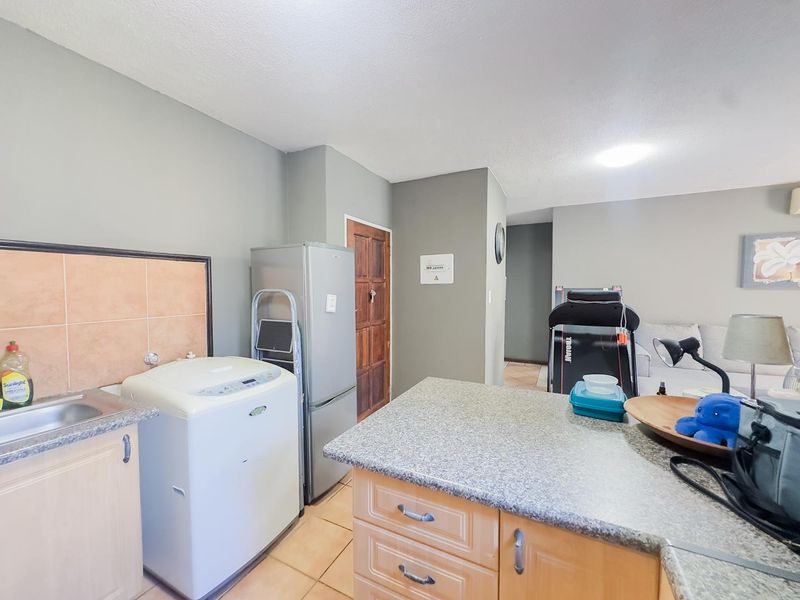 2 Bedroom Townhouse With A Private Garden - Photo 4