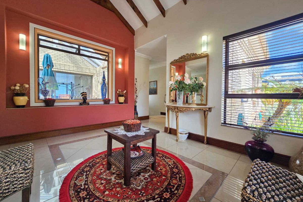 Facebrick family home for sale in Stilbaai-Wes. - Photo 2