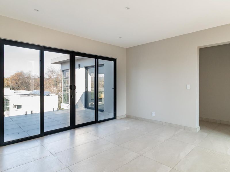 An Exceptional Opportunity in Bryanston – A Bespoke 5-Bedroom Luxury Residence in an Exclusive Enclave of Just Four Homes - Photo 6