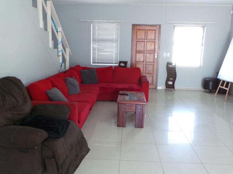 Duplex Home close to the Lagoon - Photo 3