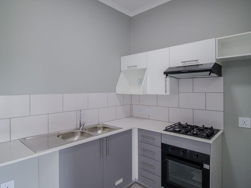 Brand-New 2 Bedroom 1 Bathroom Apartments in a vibrant urban hub - Photo 10