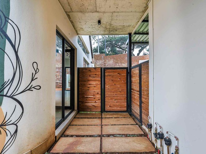 Secure 3 Bedroom Apartment in Constantia Park - Photo 6