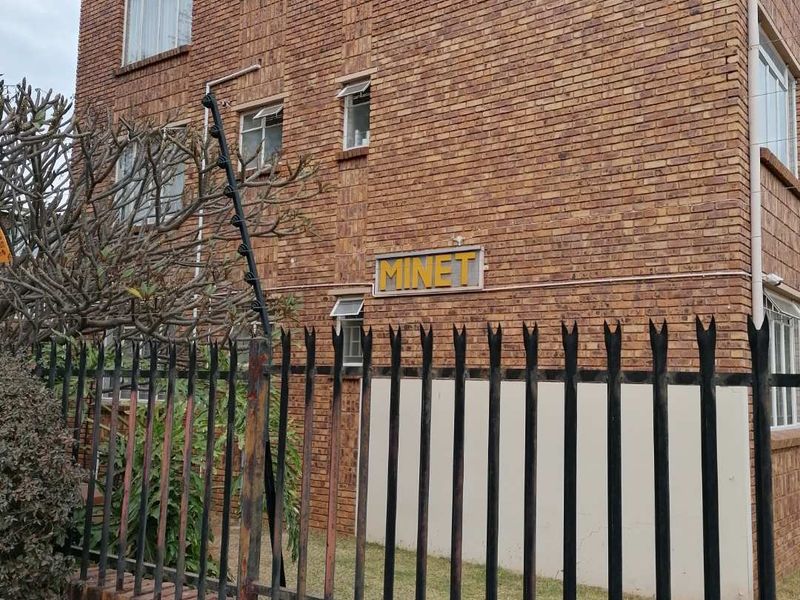 2 Bed 1 Bath Apartment for sale - Photo 1