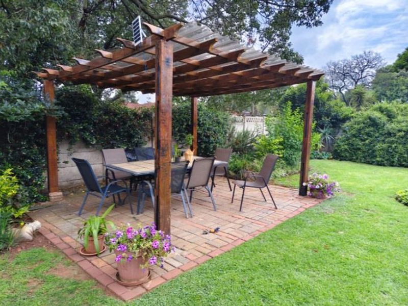 Lovely home with garden flat - Photo 3