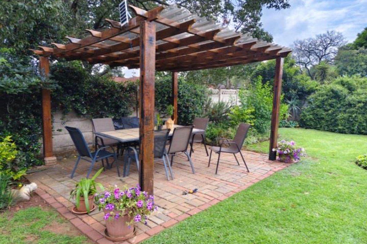 Lovely home with garden flat - Photo 3