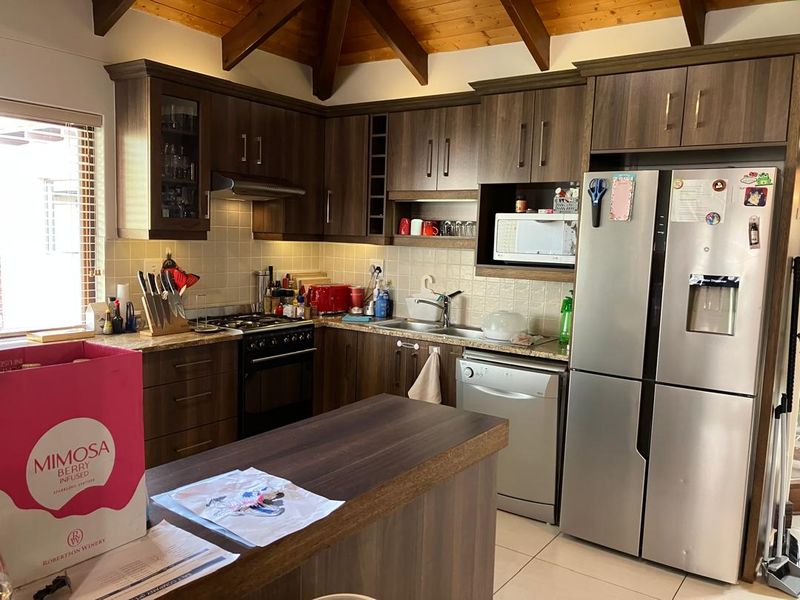 Charming 3-Bedroom Home in Cul-de-Sac - Photo 7