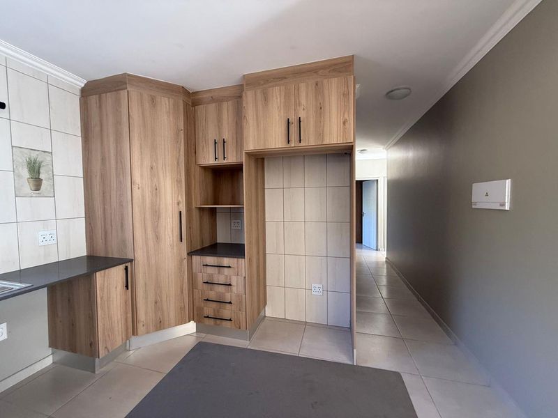 3 Bed, 1 bath  house in Villieria - Photo 10