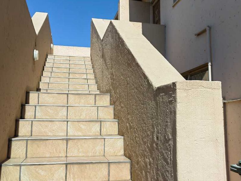 Upstairs Lock Up and Go Townhouse - Photo 4