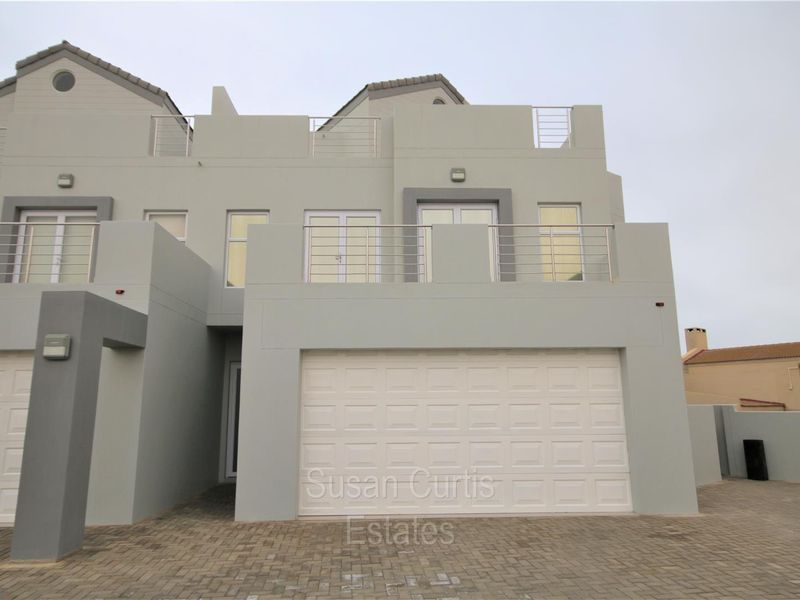 MODERN SEAFRONT TOWNHOUSE - Photo 6