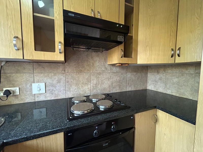 Pet Friendly Simplex For Sale In Goedeburg - Photo 5