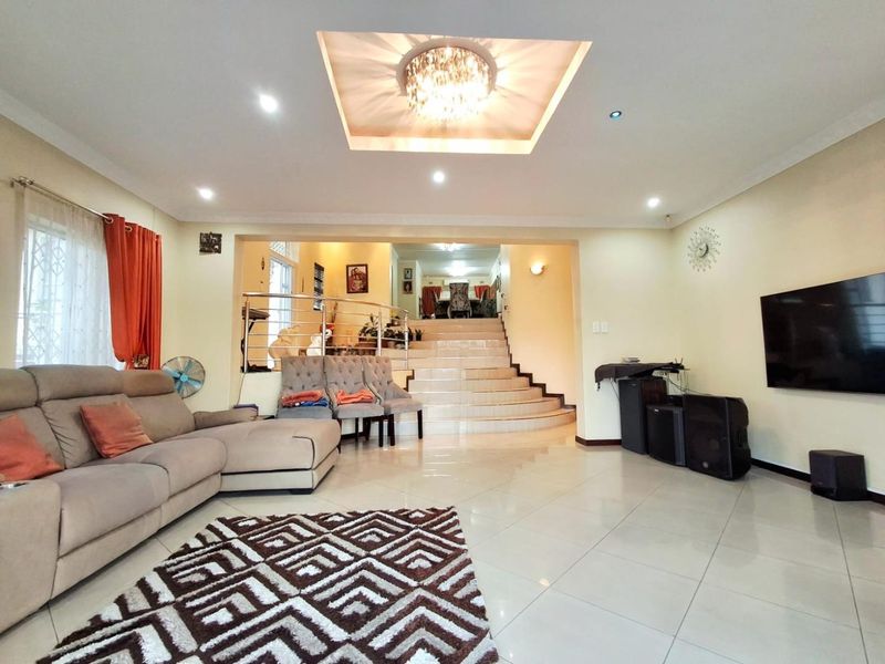 3 Bedroom House for sale in Silverglen - Photo 1