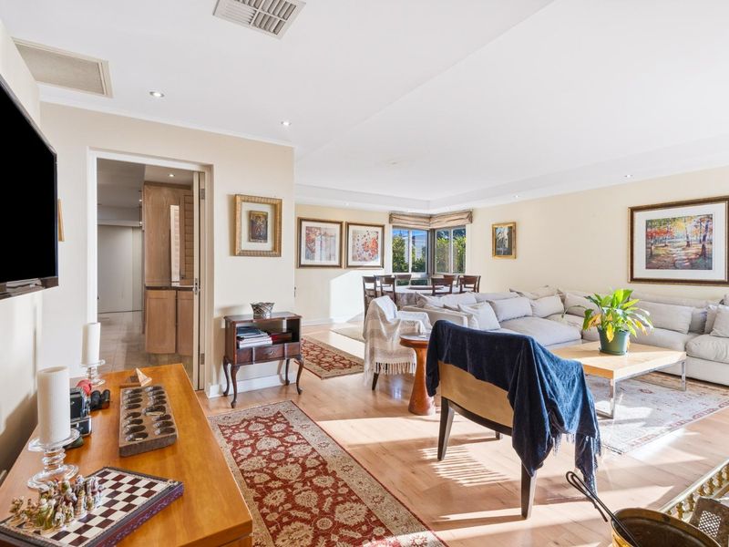 Family Living in the Heart of Fresnaye - Photo 10