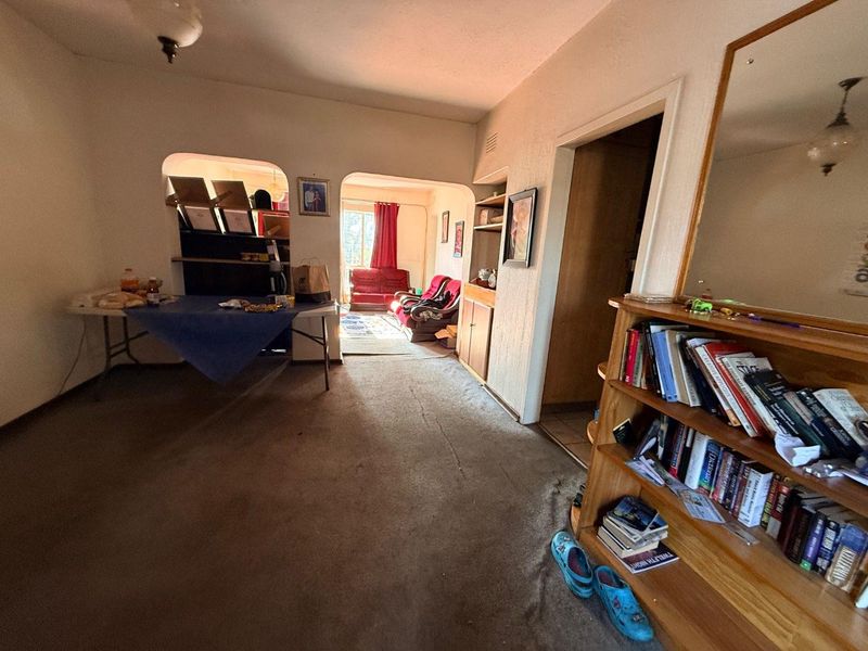 Spacious 3-Bedroom Duplex Townhouse with Private Garden - Photo 10