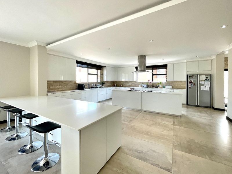 Stunning Open Plan Five Bedroom Home For Sale In Waterfall Country Estate - Photo 6