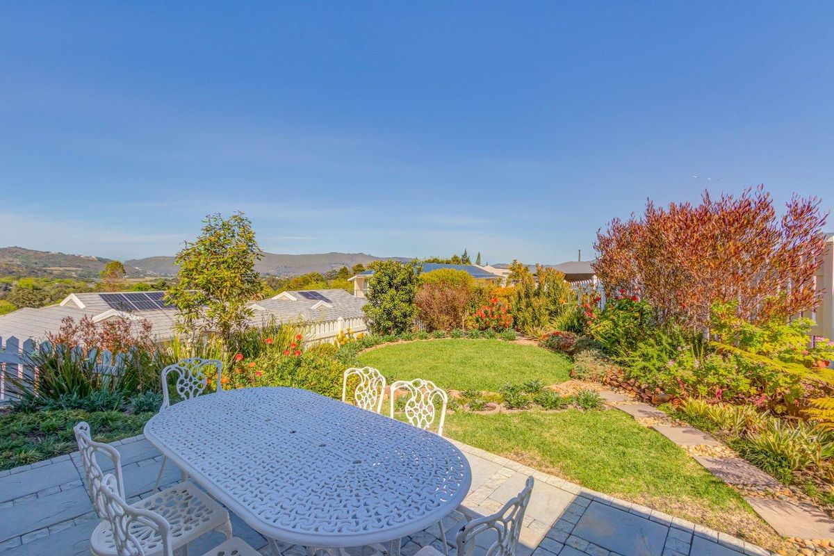 Sophisticated Simplex Living in an Exclusive Lifestyle Estate - Photo 3