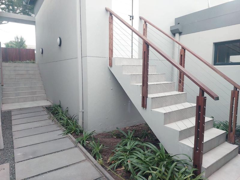 Beautiful Home For Rental in Palm Lakes Estate - Photo 9